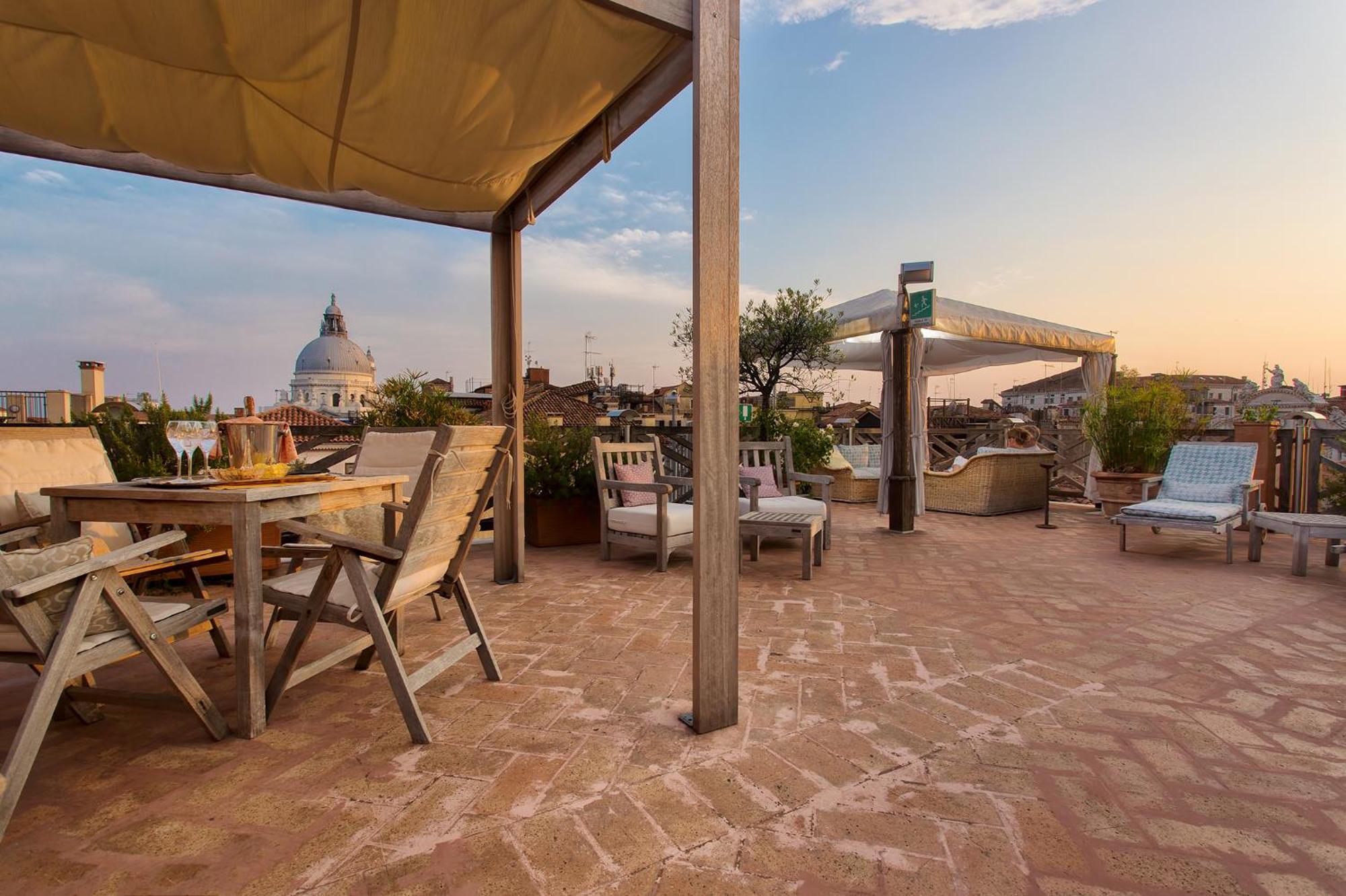Saturnia&international Venedig