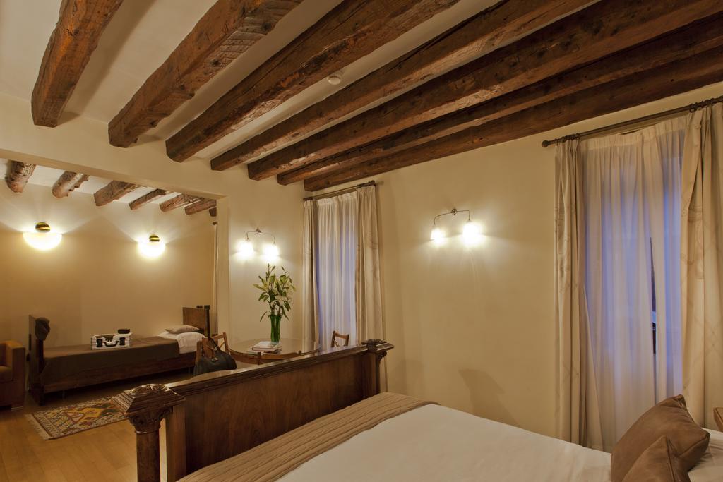 Saturnia&international Venedig